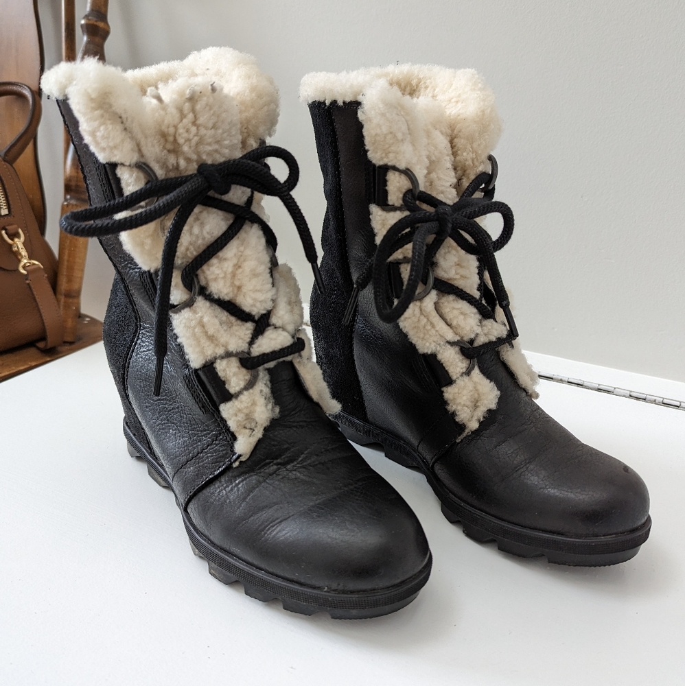 Sorel Wedge Shearling Boots Black 8.5